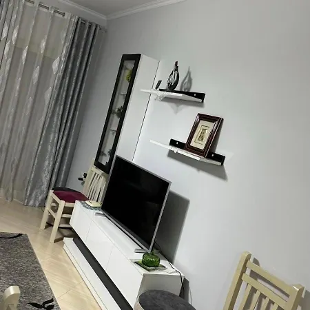 Elsuarha Appartement Pogradec
